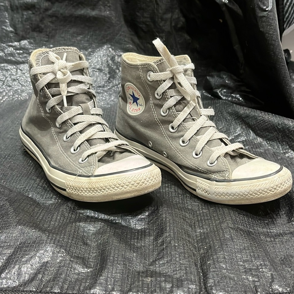Well Loved Gray Converse - No Smell